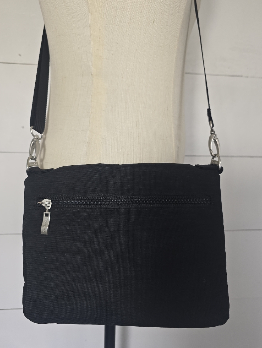 Baggallini Flip Zip Crossbody Bag - Picture 3 of 5